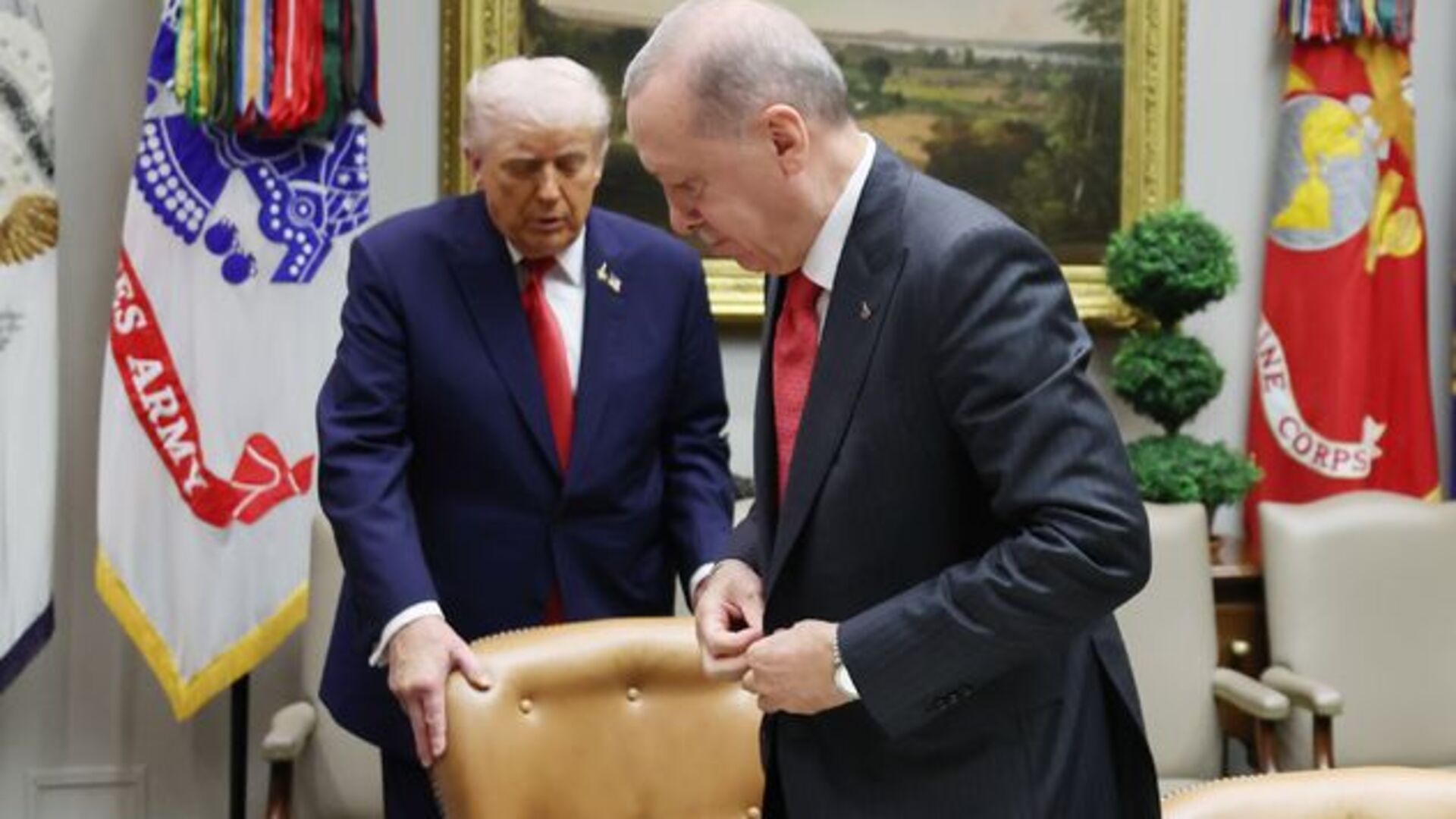Trump'tan Erdoğan'a 'Koltuk' Jestinde Kritik Görüşme: İşte Konuşulanlar