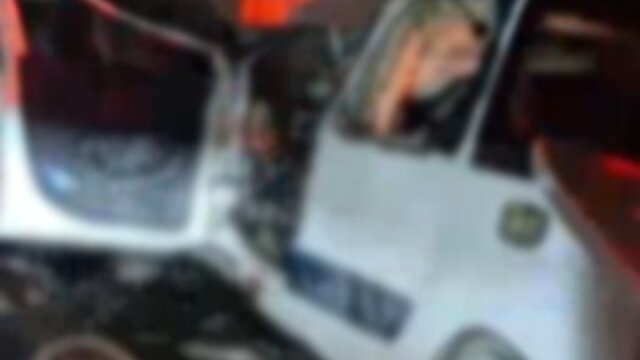 Kamyona arkadan çarptı: 2 ölü, 1 yaralı