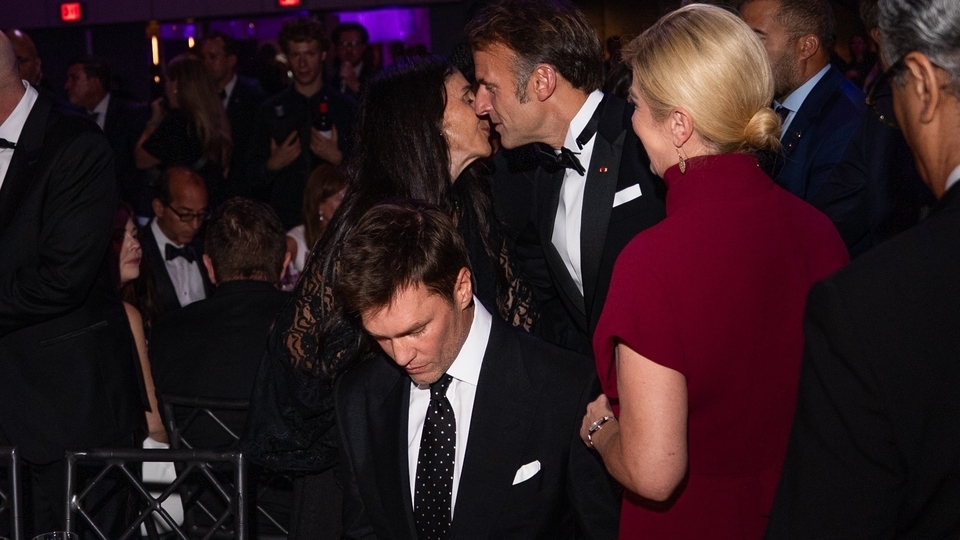 Macron'u görmezden geldi