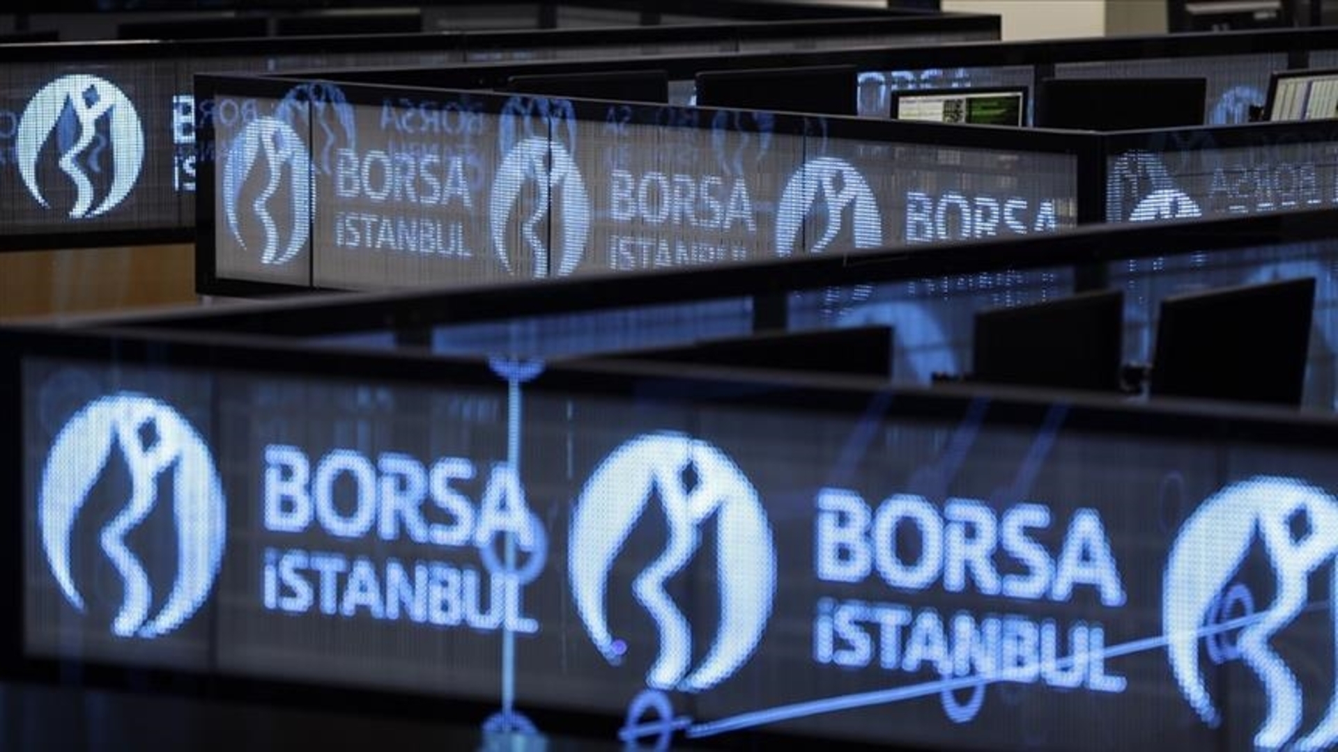 Borsa İstanbul'da Fırtına Öncesi Sessizlik: Gün Sonunda Endeksler Düşüşle Kapattı!