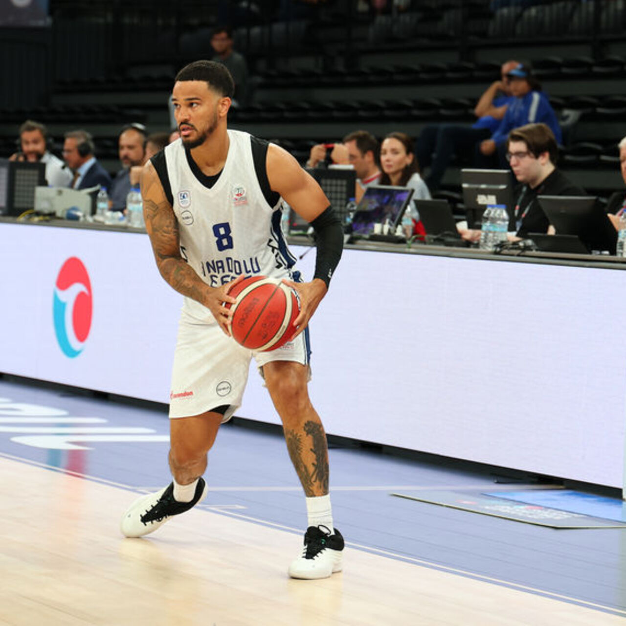 Anadolu Efes'ten sezona farklı başlangıç!