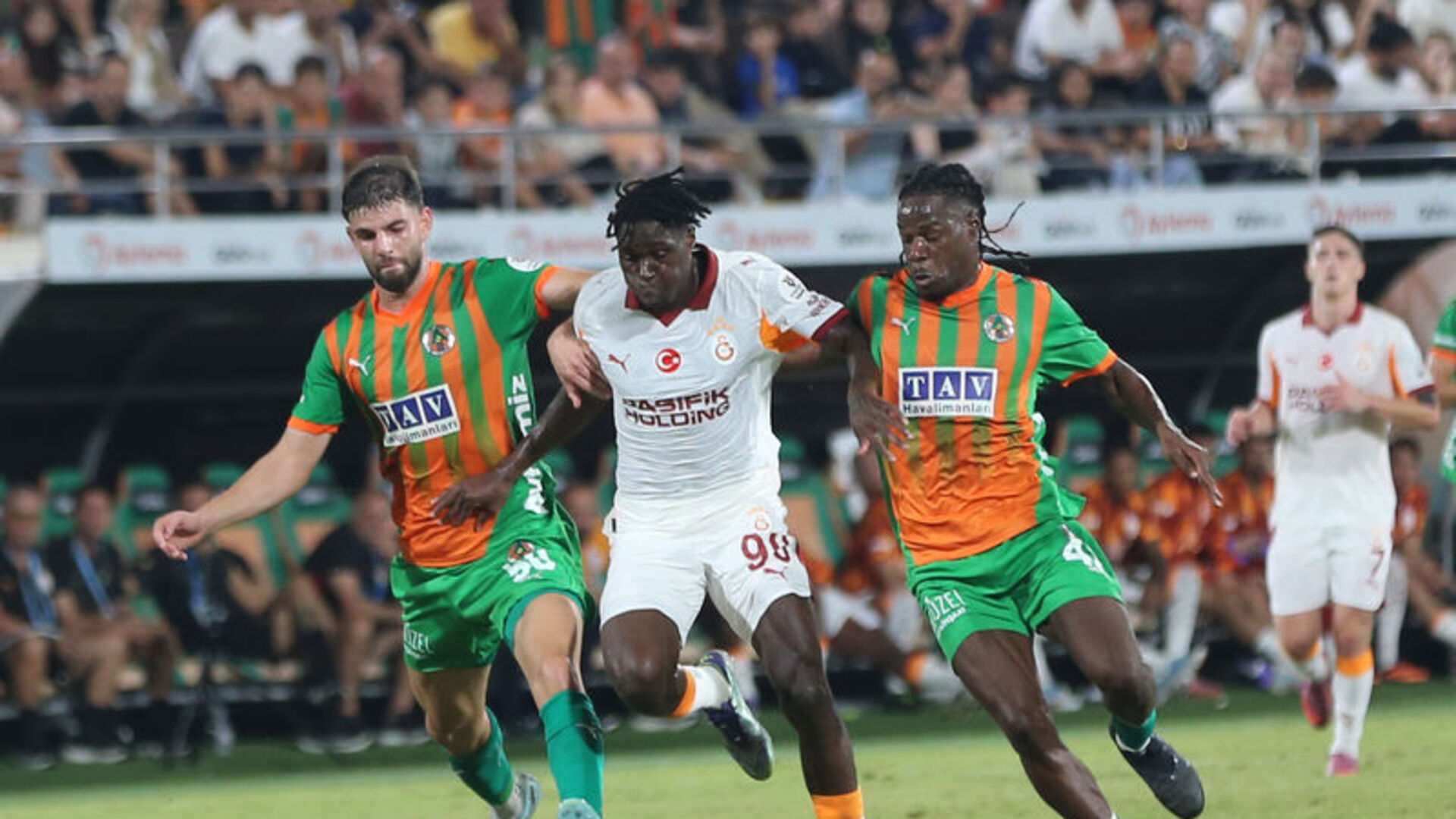 Wilfried Singo'dan Kritik İtiraf: 'Daha Çok Çalışmamız Şart!' | Monaco Maçı Sonrası Bomba Açıklamalar