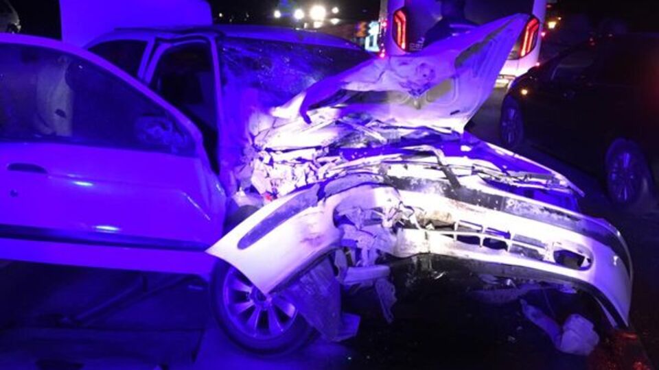 Otomobil ile traktör çarpıştı: 1 ölü, 5 yaralı