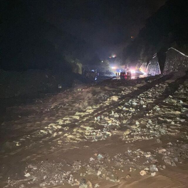 Trabzon'da sağanak hayatı olumsuz etkiledi