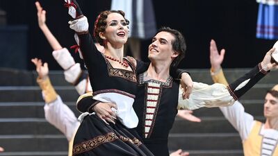 Bolşoy'un Romeo ve Juliet'i ayakta alkışlandı