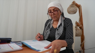 Liseden 60 yaşında mezun oldu, şimdi hedefi üniversite