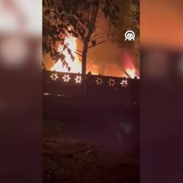 Şehit babasına ait araç kundaklandı