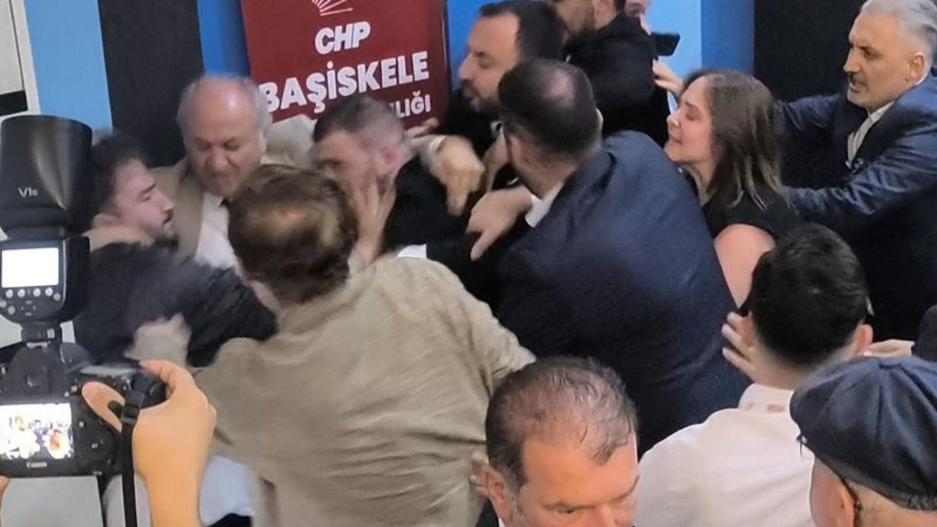 Kocaeli’de CHP ilçe kongresinde partililer kavga etti | Son dakika haberleri