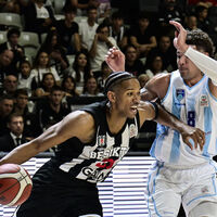 Beşiktaş galibiyetle başladı