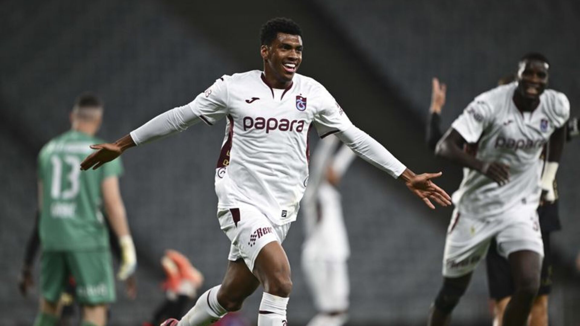 Trabzonspor, Fatih Karagümrük'ü 4-3 Yendi! Heyecan Dorukta Bir Gol Şöleni