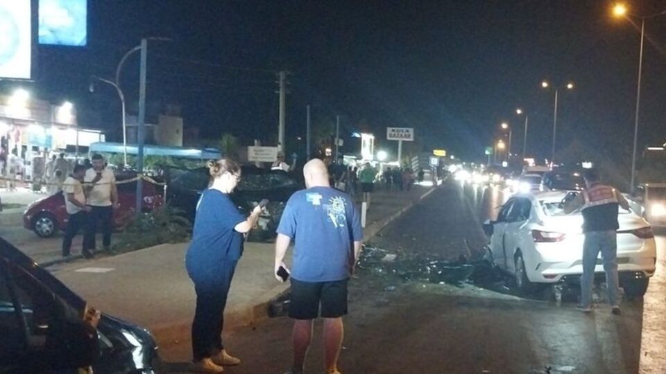 Antalya'da feci kaza! 2 ölü, 2 yaralı