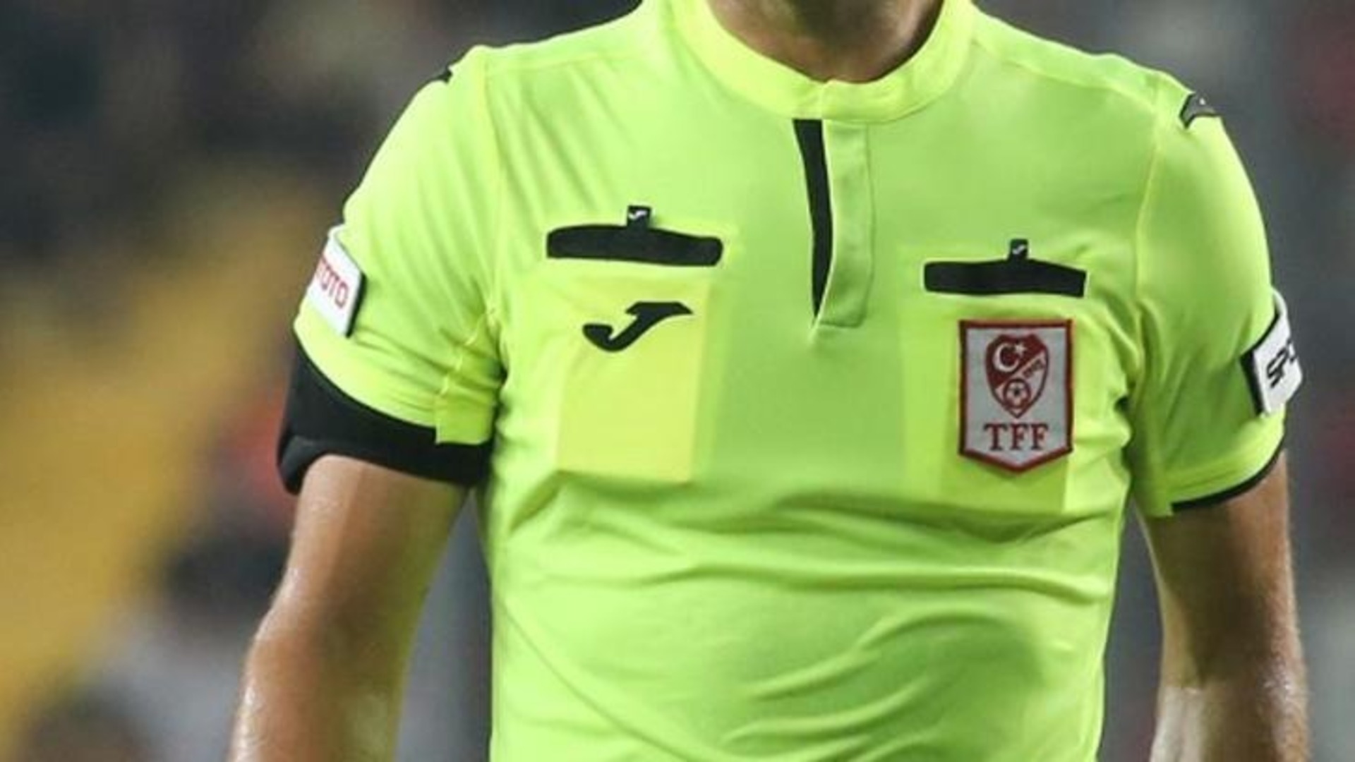 Altay - Eskişehirspor Maçında Dehşet: Hakeme Bıçaklı Saldırı!