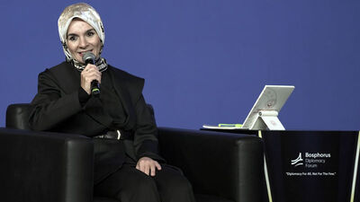 Bakan Göktaş, "Bosphorus Diplomasi Forumunda" gençlerle bir araya geldi