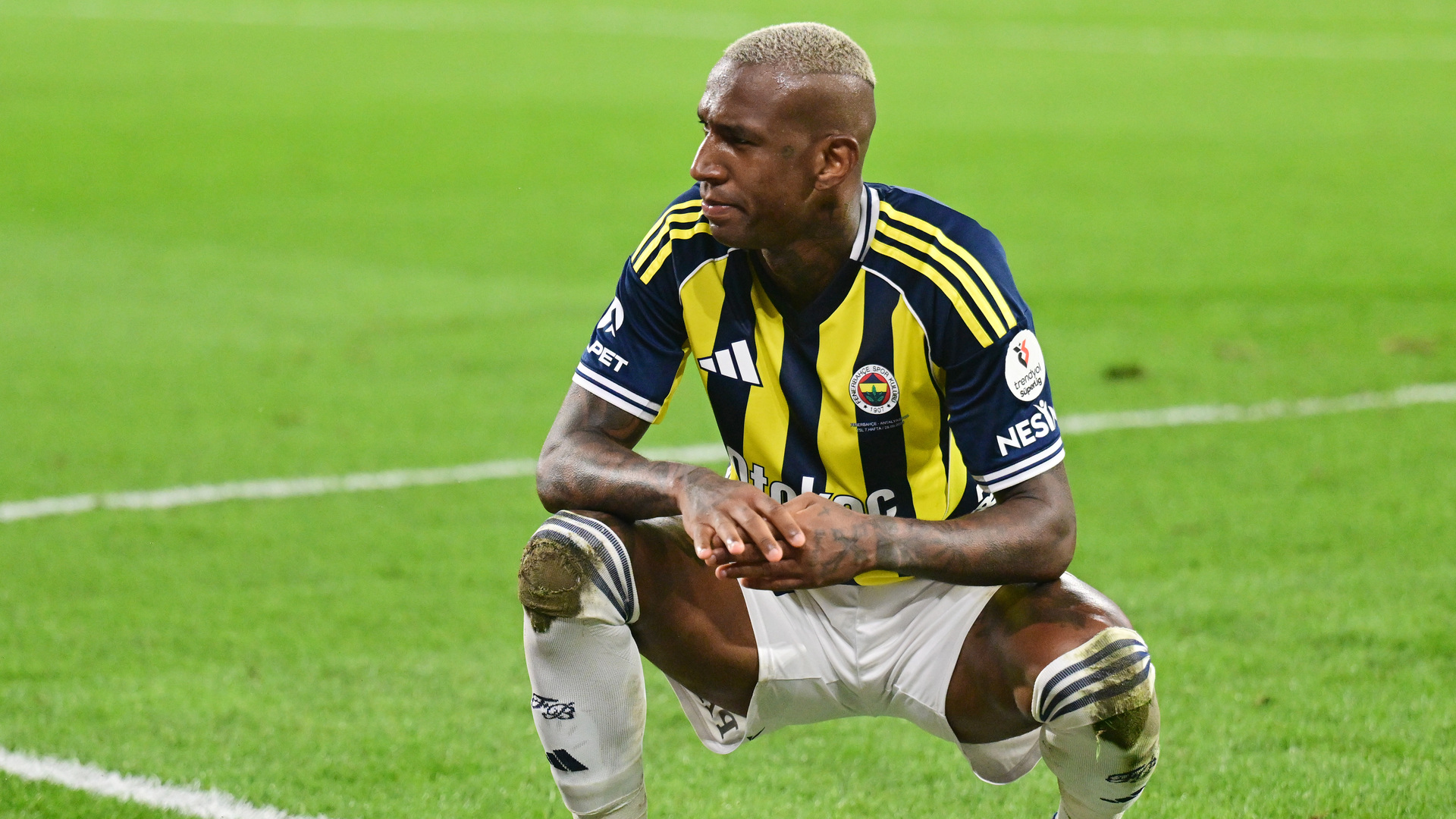 Anderson Talisca'dan Şok Açıklama: 'Fenerbahçe'den Ayrılmak İstemiyorum' Dedi ve Sosyal Medyayı Salladı!