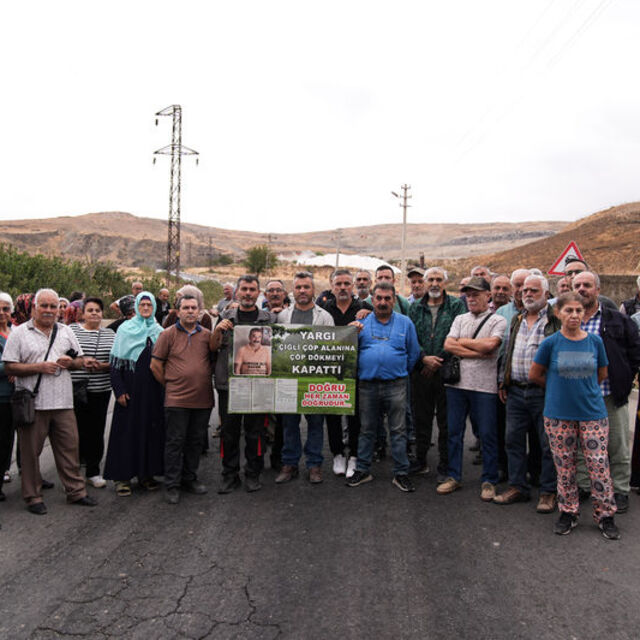 İzmir'de mahallelinin "çöp toplama alanı" eylemi