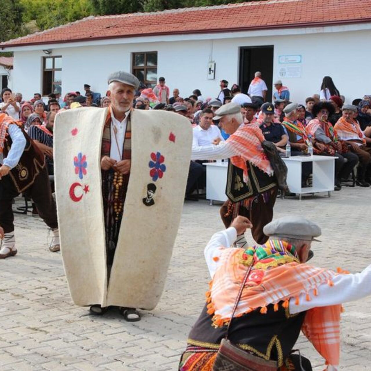Antalya'da "Yörük göçü" canlandırıldı