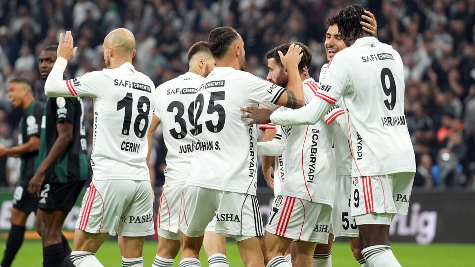 Beşiktaş 3 puanı 3 golle aldı!