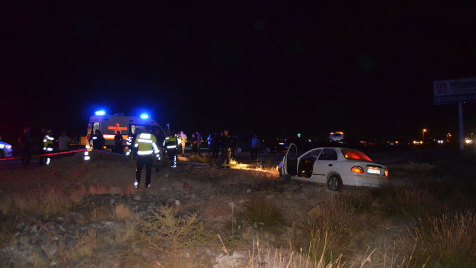 Ehliyetsiz ve alkollü sürücü kaza yaptı: 1 ölü, 1 yaralı