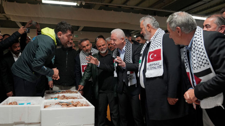 İstanbul'da balıkçılar bir günlük kazancını Gazze'ye bağışladı
