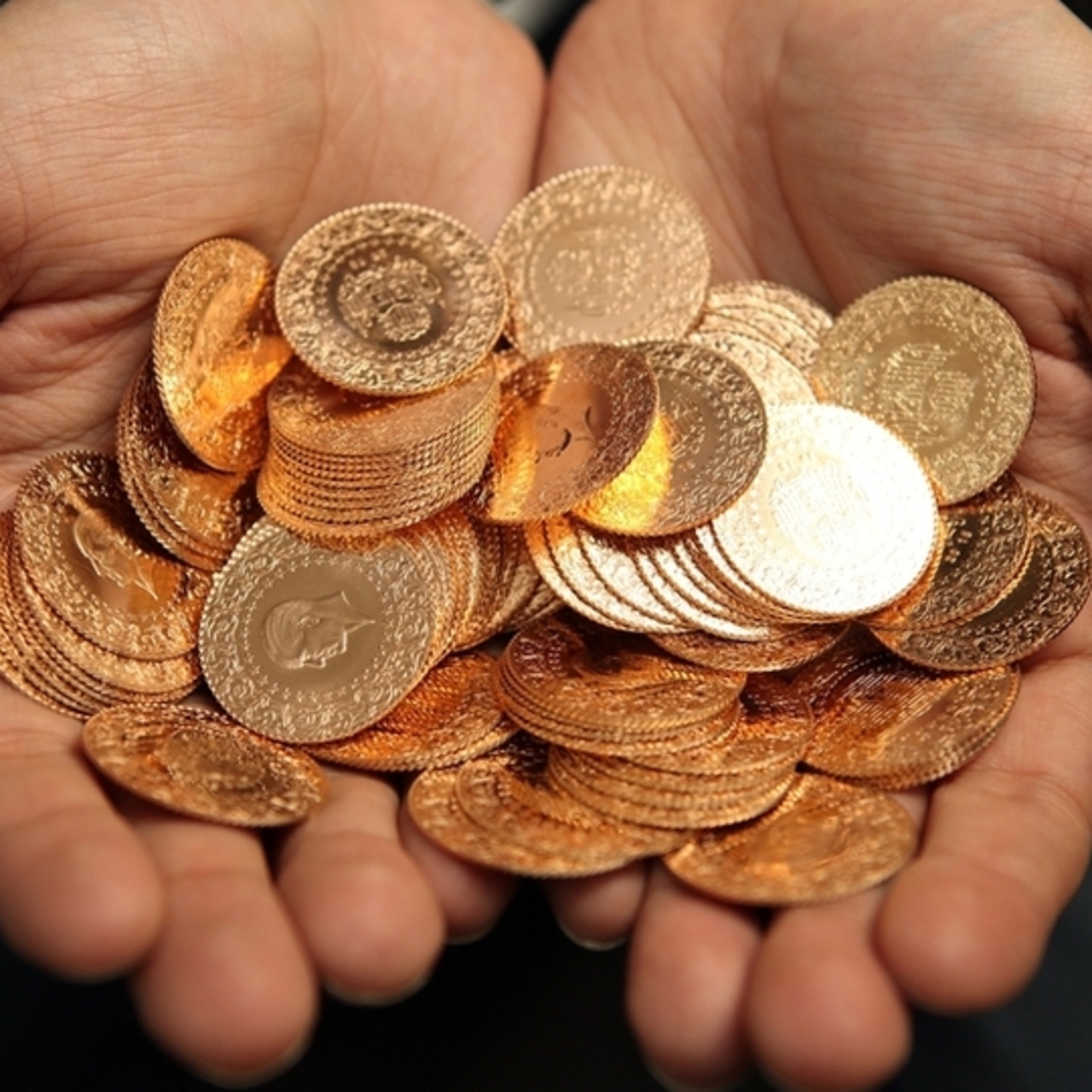 Yatırımcılar dikkat! Altın fiyatları tarihi zirvede! Cumhuriyet altını 33 bin TL'yi aştı! İşte 30 Eylül 2025 Güncel gram altın, çeyrek altın, cumhuriyet altın fiyatı ve yatırım tavsiyeleri...