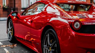 Maliye 'T' plakalı Ferrarilerin peşinde