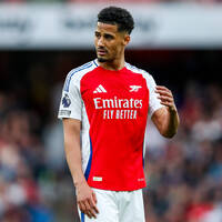 Saliba resmen imzayı attı!