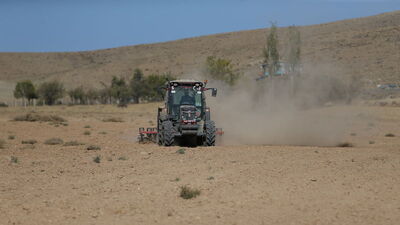 Niğde'de kuraklık ekim takvimini geciktiriyor