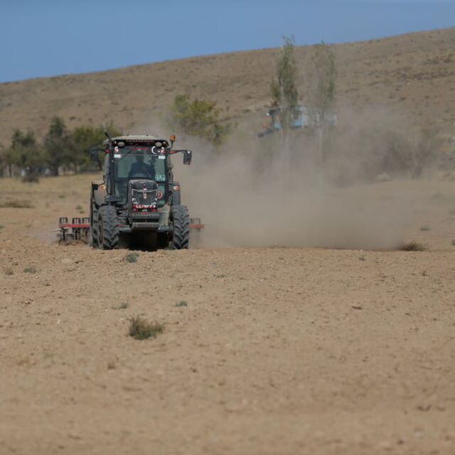 Niğde'de kuraklık ekim takvimini geciktiriyor