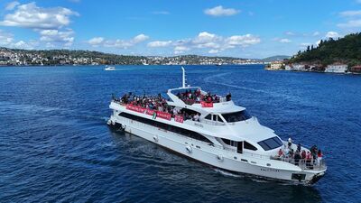 Liverpool taraftarı maç öncesi boğaz turu yaptı!