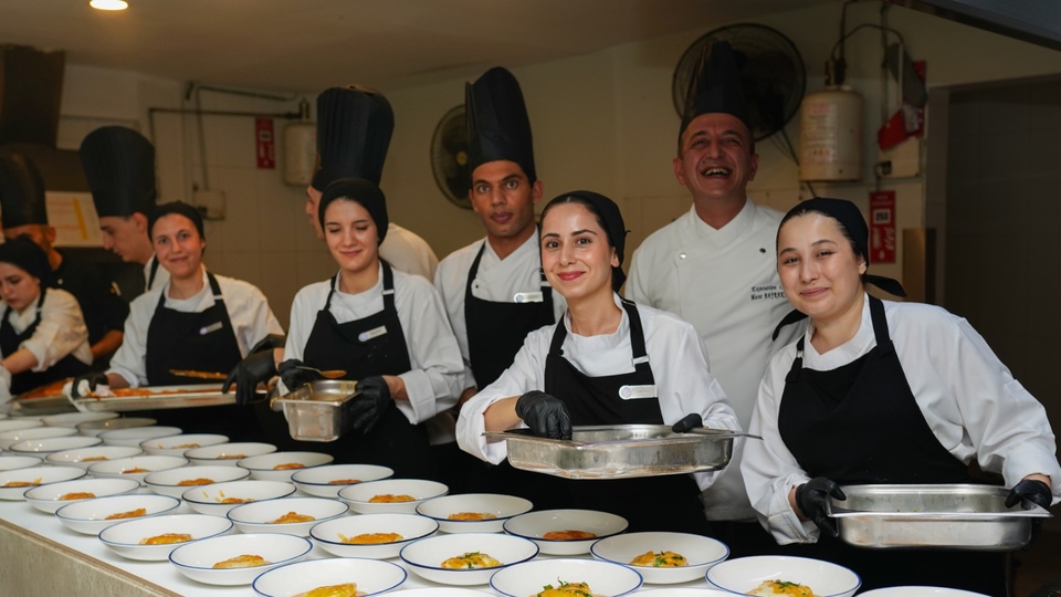 "18 binden fazla öğrenciye burs sağladık"