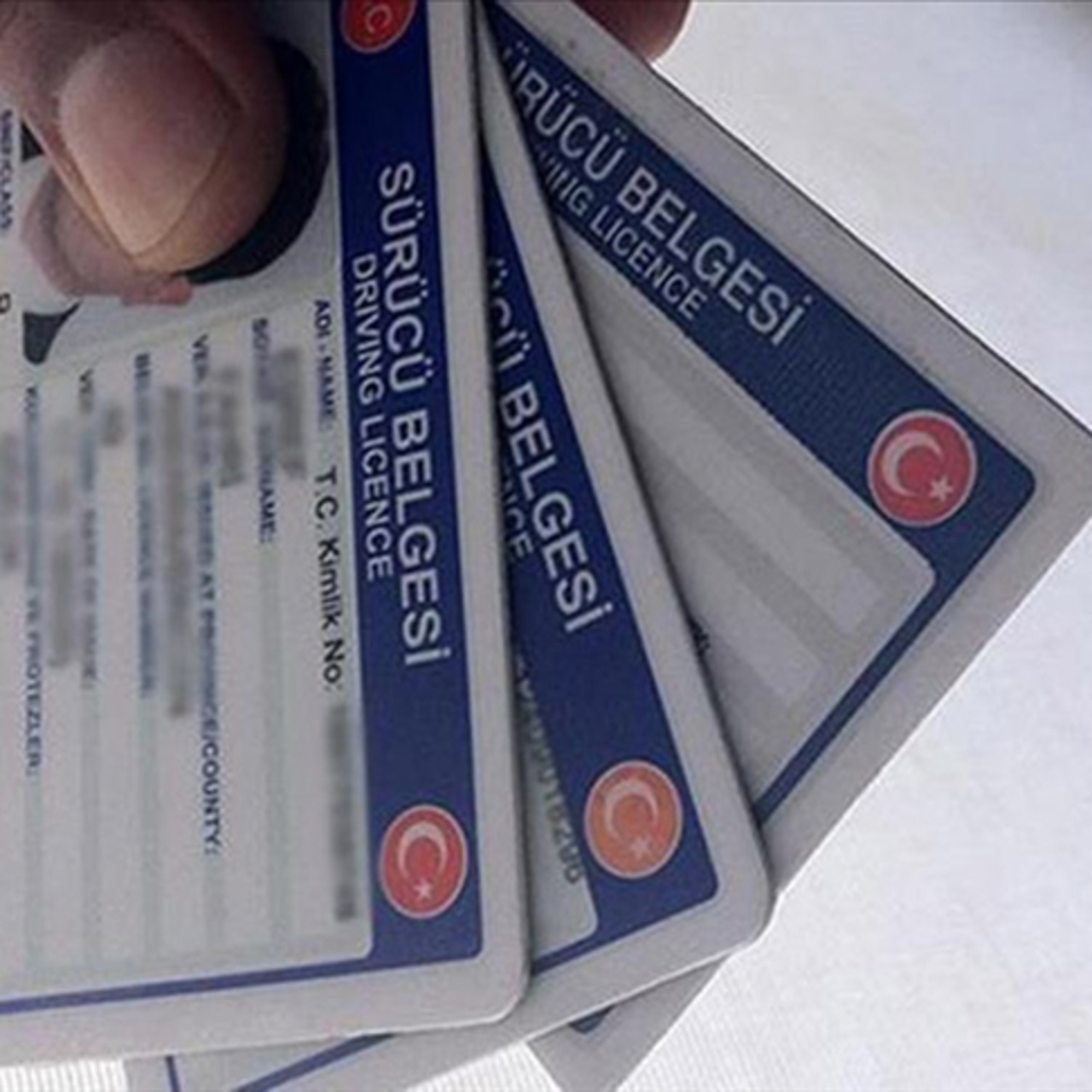 Bakan Yerlikaya'dan eski tip ehliyet uyarısı