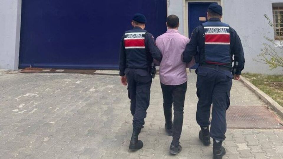 Cezaevinden firar etti! Camide uyurken yakalandı