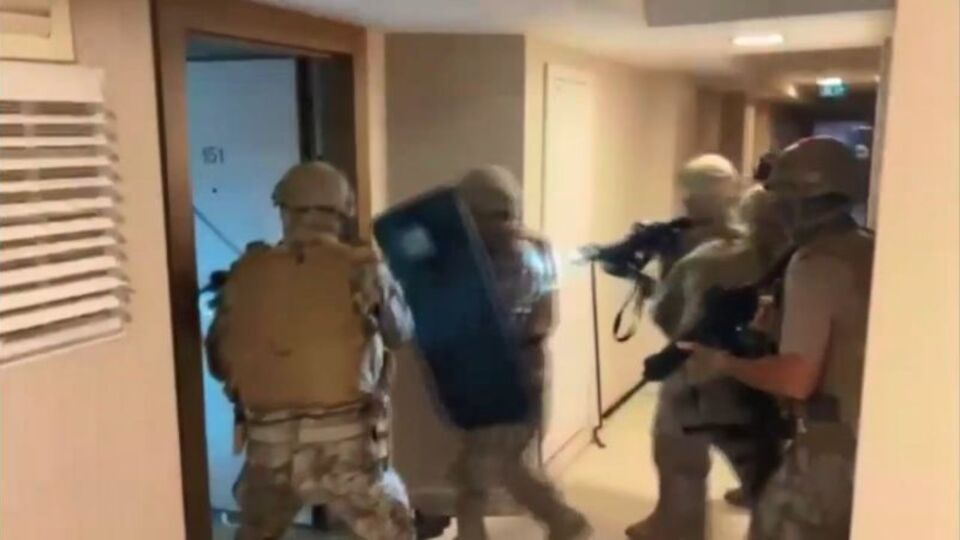 Pankartlı tehdide 6 gözaltı