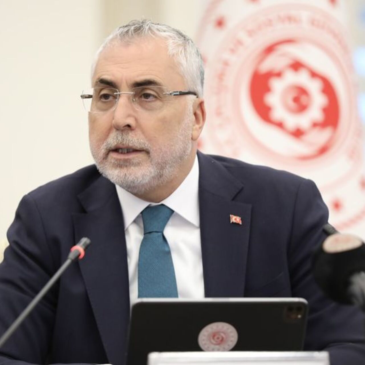 Bakan Işıkhan: Vatandaşlarımıza çare olmaya devam edeceğiz