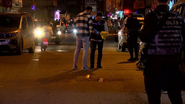 Bağcılar’da otomobile silahlı saldırı