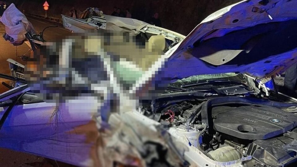 Park halindeki TIR'a çarptı: 1 ölü, 1 yaralı