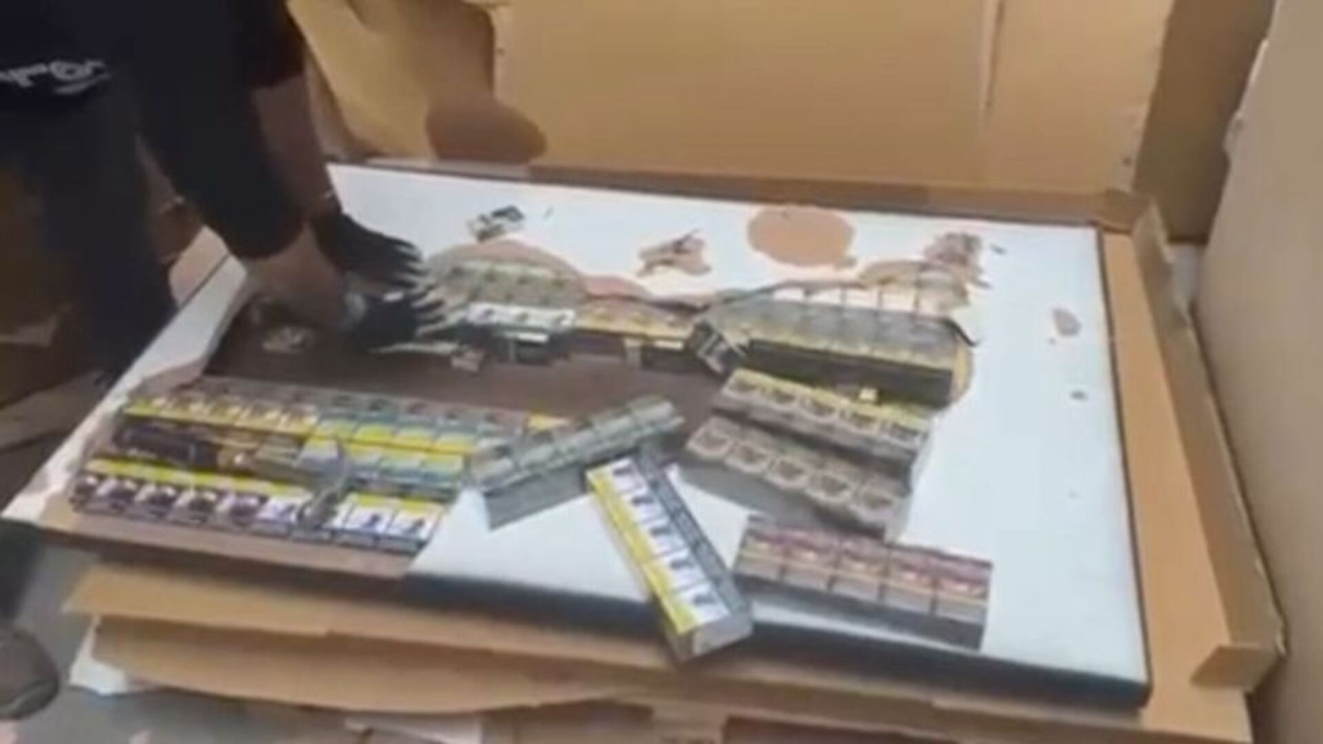 Kayseri'de Dev Operasyon: 4 Bin 210 Paket Kaçak Sigara Ele Geçirildi!