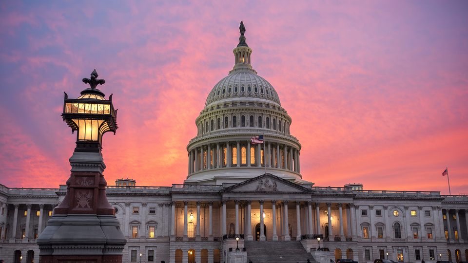 ABD'de federal hükümet resmen kapandı