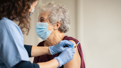 "Yaşlılıkta aşılar çok önemli"