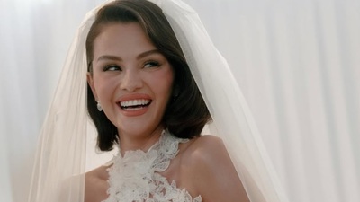 Bir düğün üç gelinlik