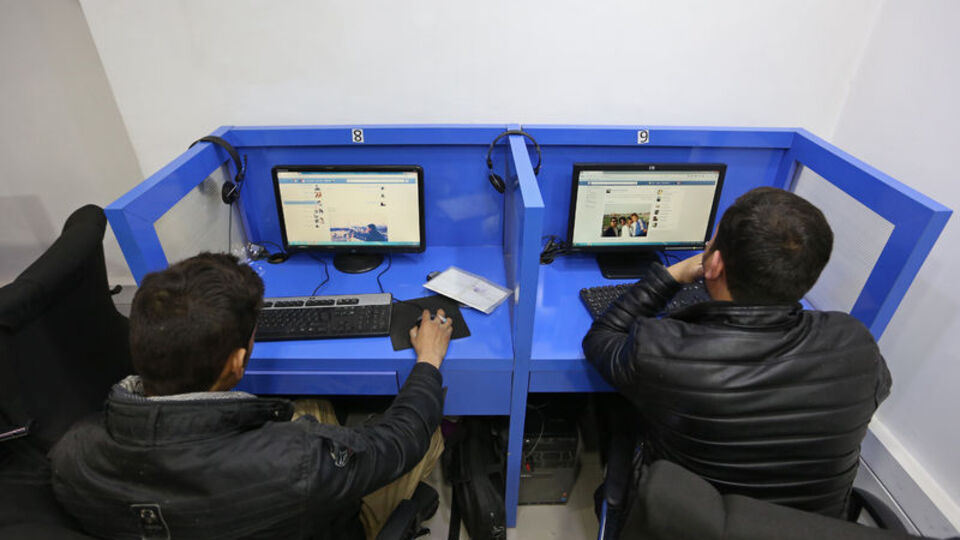 Taliban internet yasağını reddetti