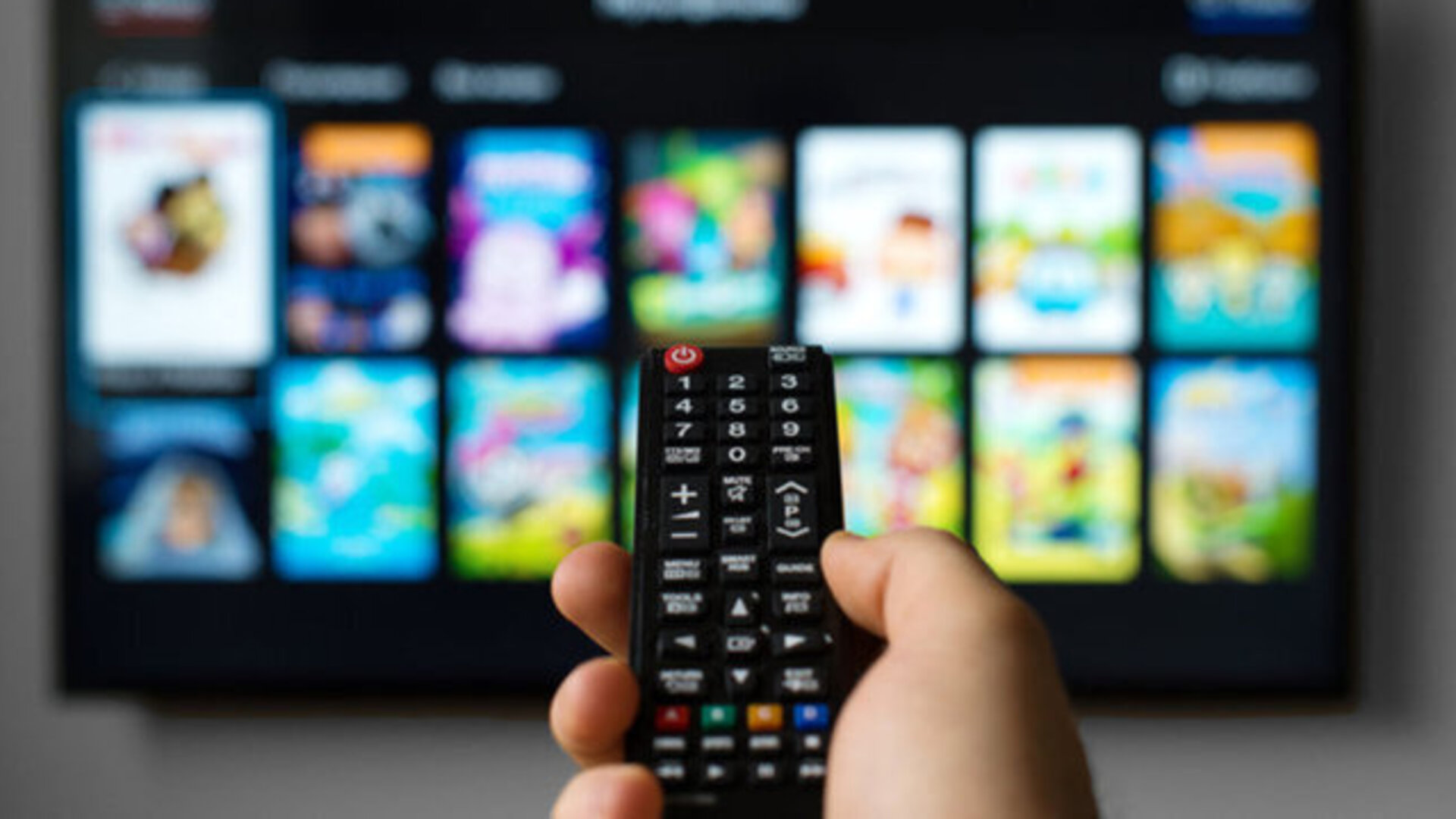1 Ekim Çarşamba TV Rehberi: Bugün Kanalları Kaçırmayın! Dizi, Film ve Program Şöleni