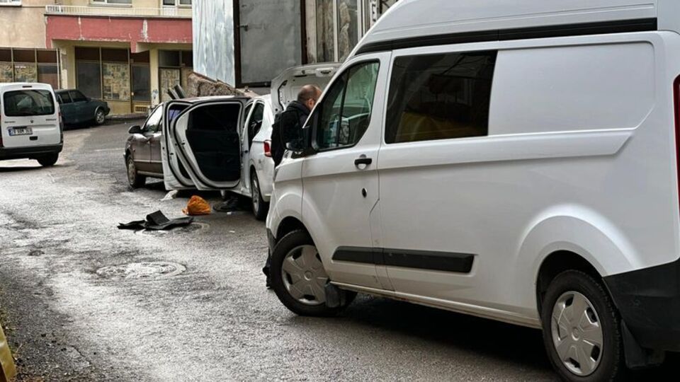 17 yaşındaki genç ruhsatsız silahını çekti! Sokakta babasını öldürdü!