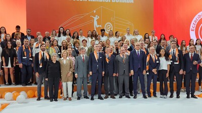 Eczacıbaşı yeni salonuna kavuştu