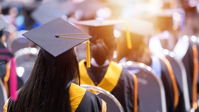 Üniversiteyi 3 yılda bitirmek yeni düzenlemeyle mümkün olacak