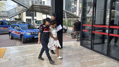 İş yeri ve minibüsü kundakladı