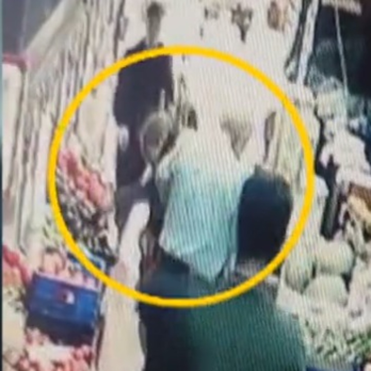 Marketteki zorba!
