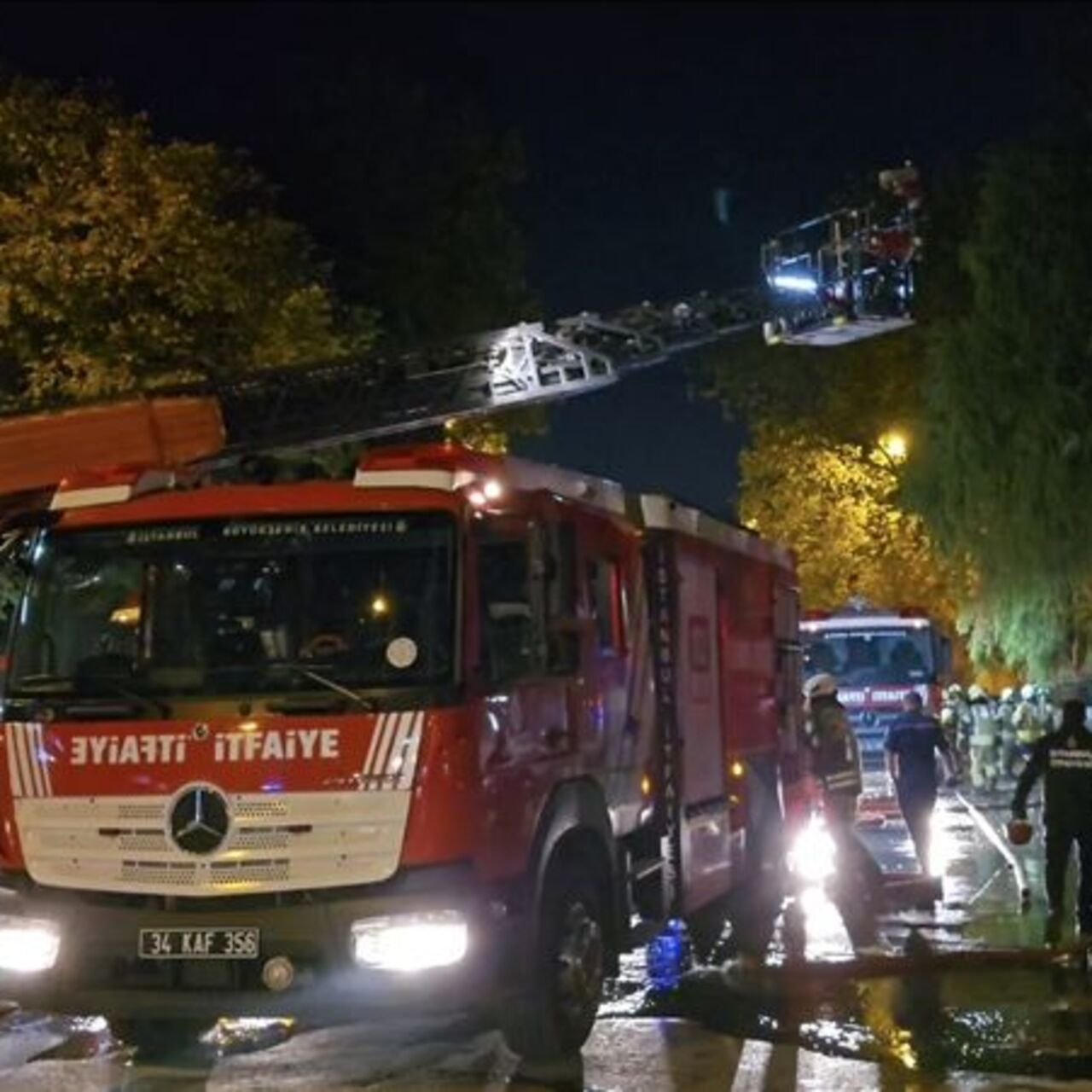 Nalburda çıkan yangın üst katlara sıçradı