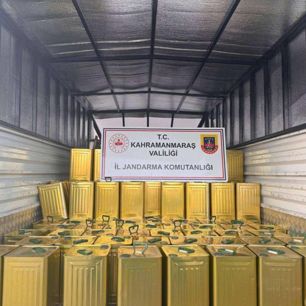3 bin 200 litre sahte zeytinyağı ele geçirildi