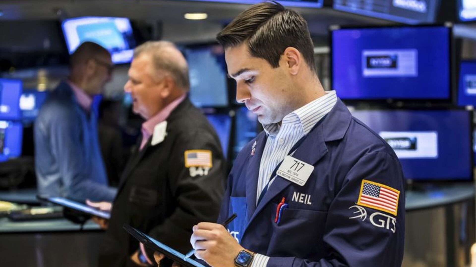 Küresel Piyasalarda Rüzgarlar Değişiyor: Dolar ve Borsa İvme Kazanıyor!